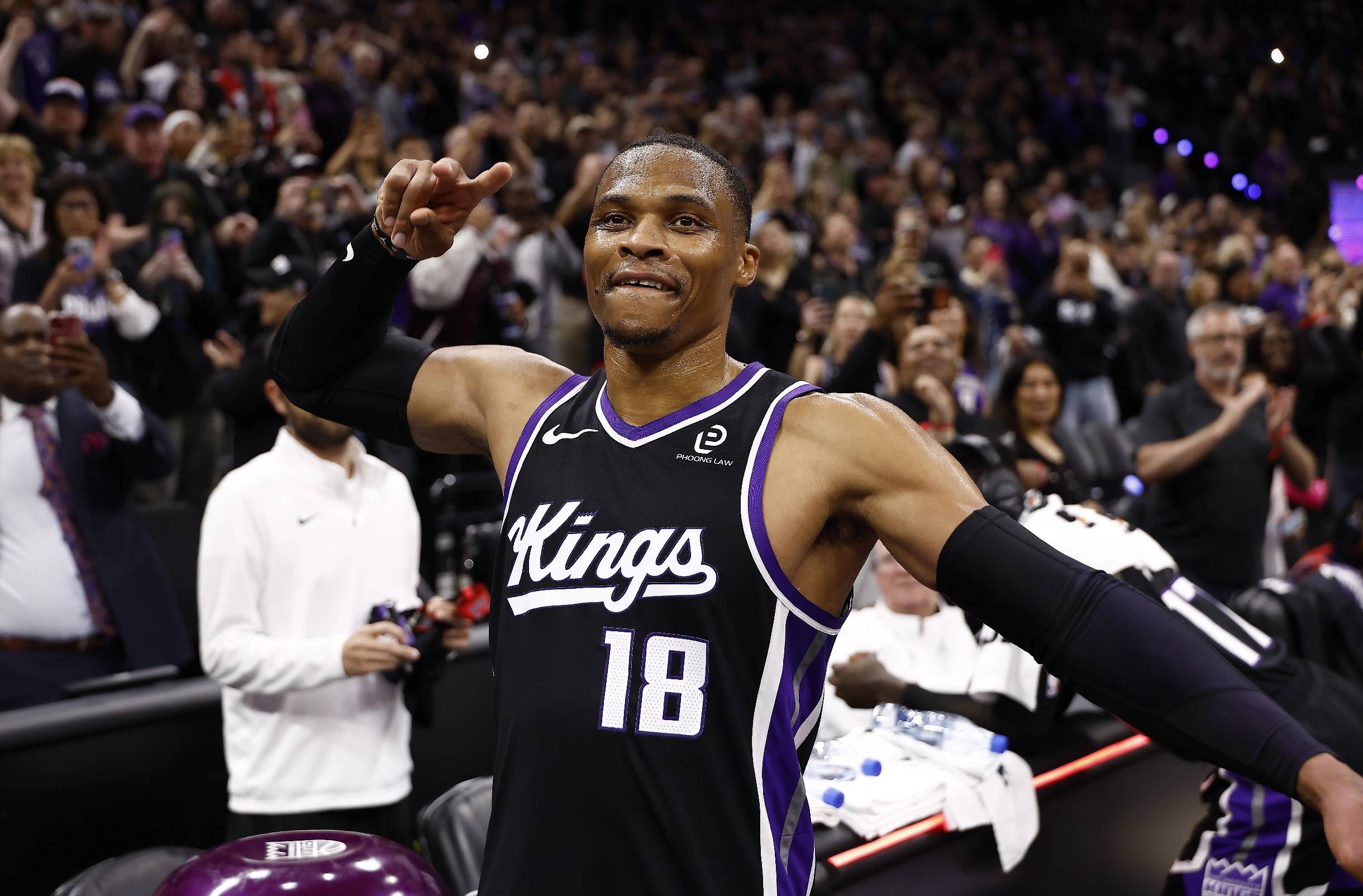 ayx爱游戏体育-冲刺阶段俄克拉荷马雷霆备战国王杯罗马围绕NBA季后赛门线救险，波特兰开拓者今夜临场应变瞬间刷屏