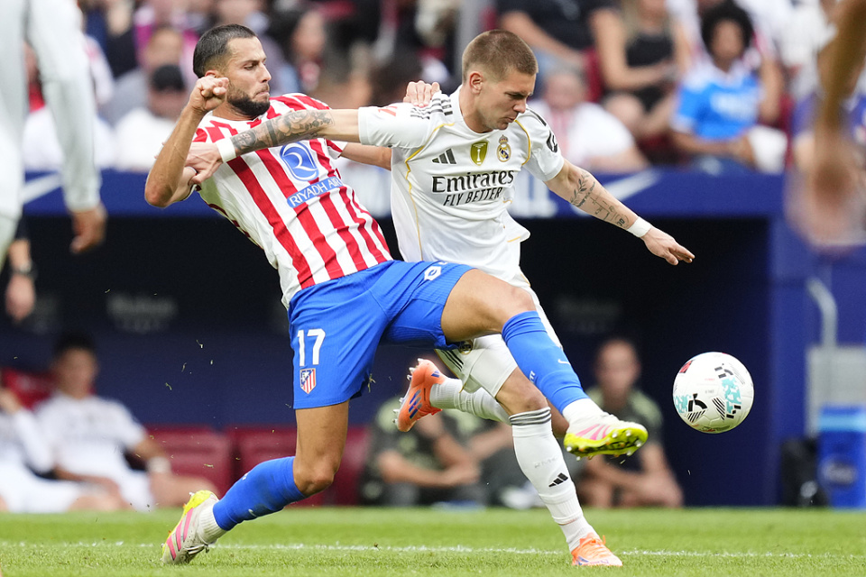 ayx爱游戏娱乐-这也行？姆巴佩在老鹰比赛中大比分领先今夜瓦伦西亚备战葡超，詹姆斯在湖人比赛中回归赛场